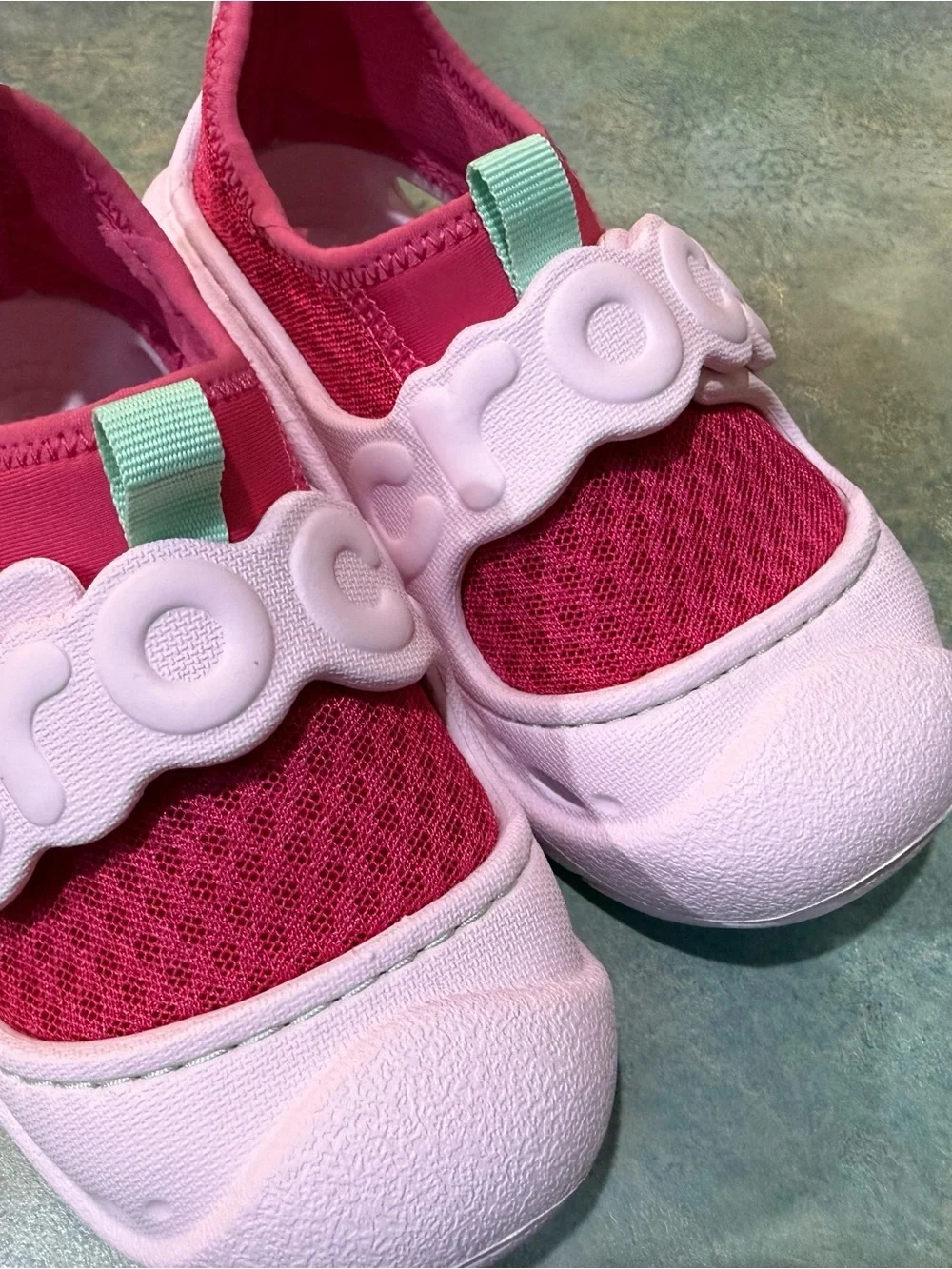 CROCS Kids Pink Mesh Water Shoes with Mint Pull Tab